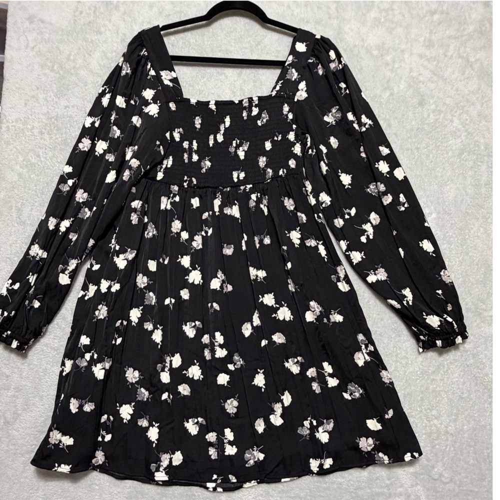 Motherhood Maternity Dress Women Medium Black Floral Smocked Square Neck Mini - Picture 3 of 13